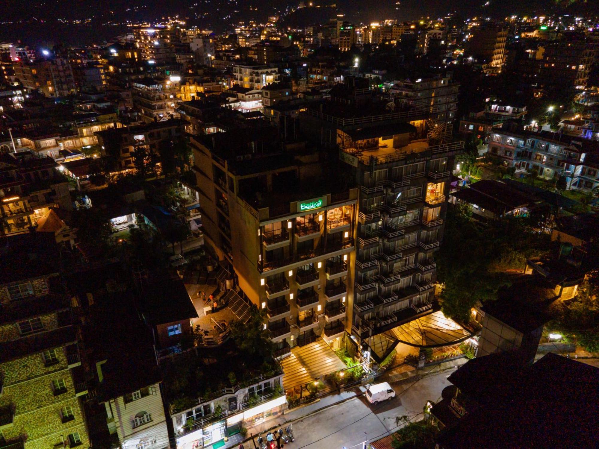 Готель Pokhara Batika Екстер'єр фото